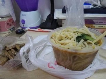砂锅米粉
