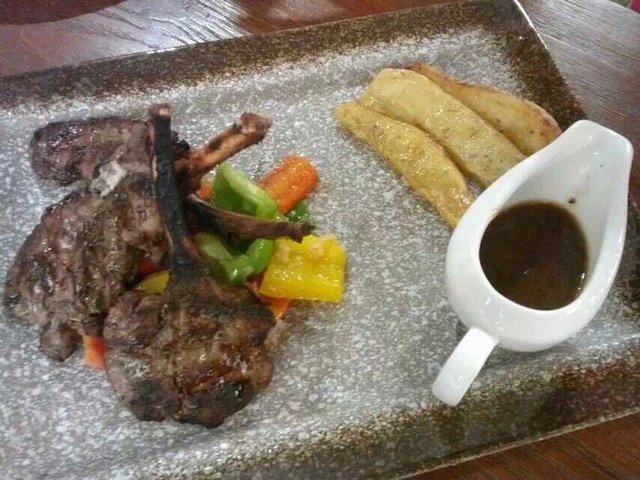 香草煎羊排