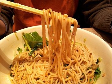 阳阳肉酱面