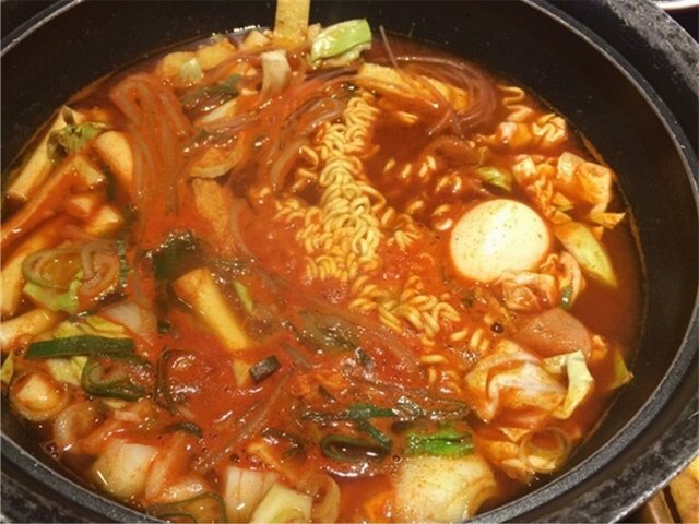 传统年糕火锅
