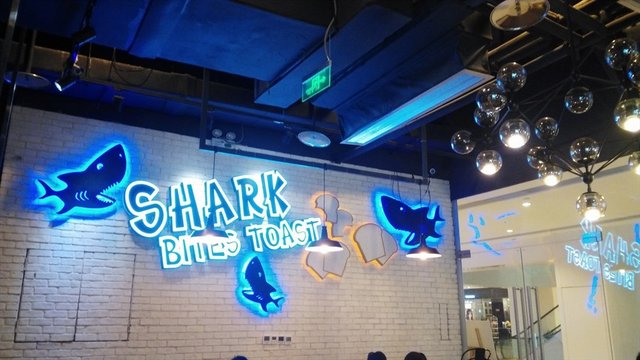 鲨鱼标志