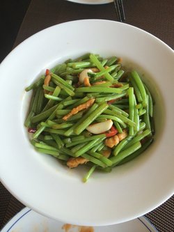 芹菜炒肉