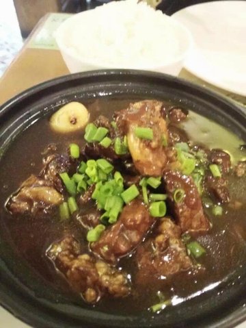 焦糖猪肉配米饭