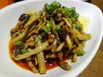 凉拌酸味茶树菇