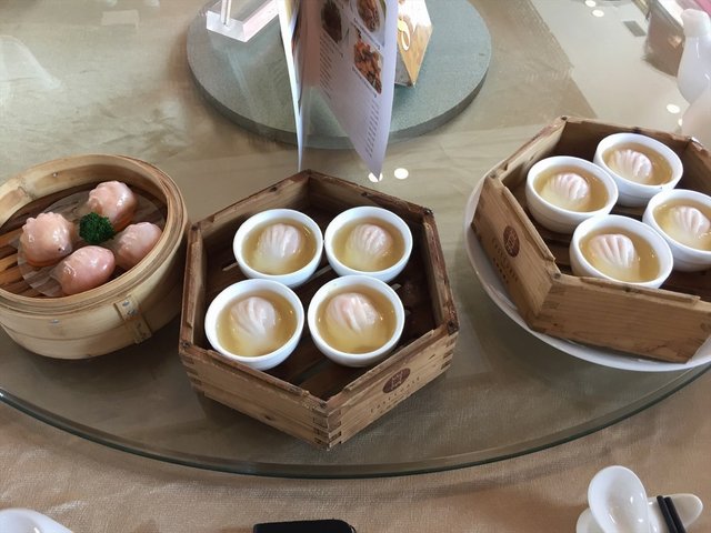 花旗参汤虾饺