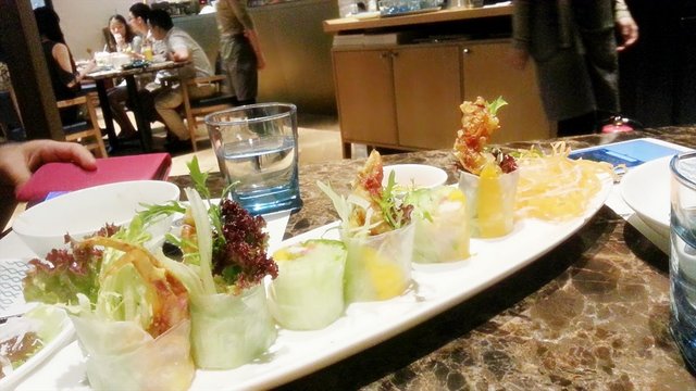 牛油果软壳蟹米纸卷