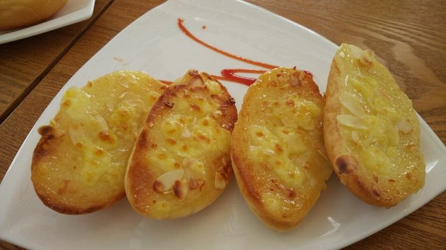 蜜糖杏仁焗面包