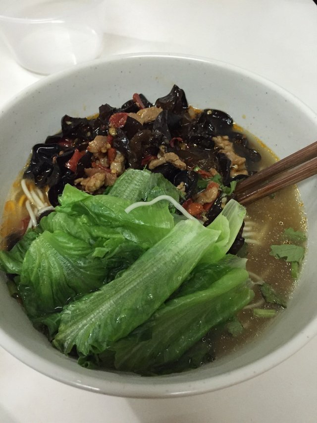 剁椒木耳肉丝面