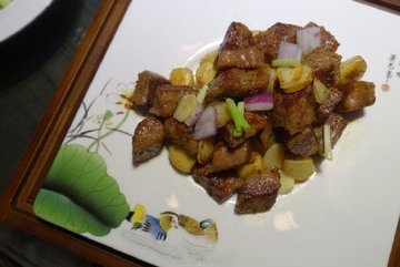 金蒜牛小排