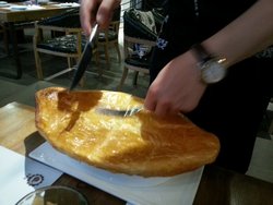 酥皮焗牛肝菌春鸡