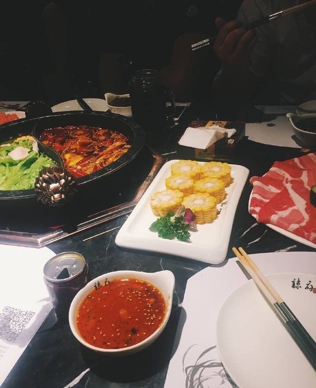 辣府鲜香菌菇鸳鸯锅底