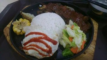 铁板肋排饭