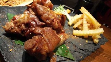 边境烤猪蹄
