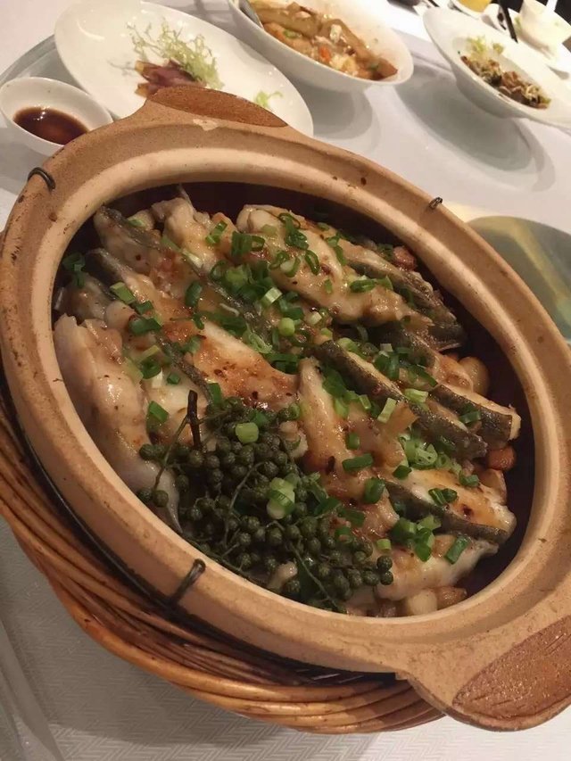 花椒鸦片鱼煲