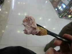 草莓冰淇淋