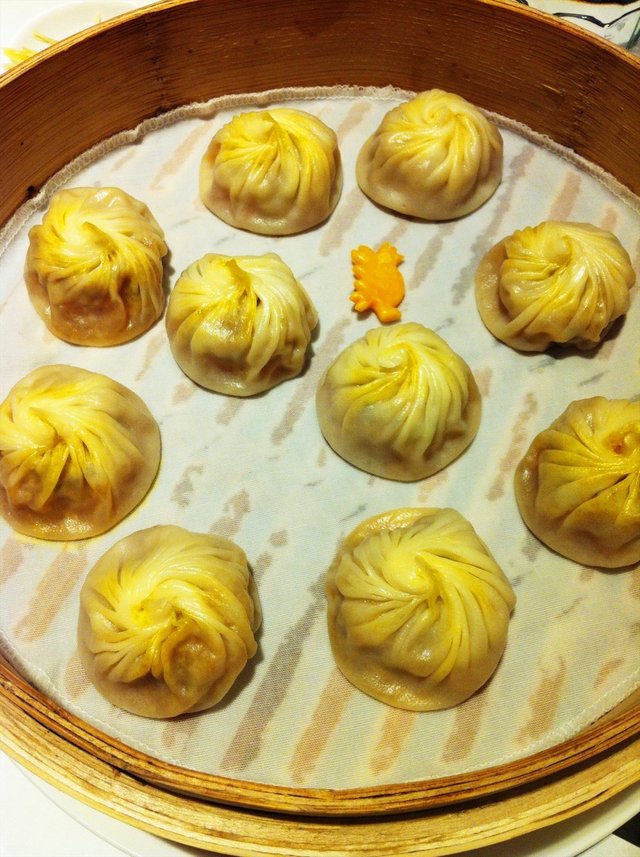 蟹粉小笼包