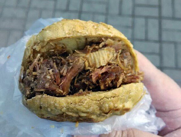烧饼夹烧羊肉