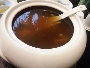 鸡汤炖野菌