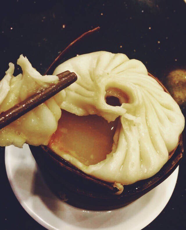 蟹粉灌汤包