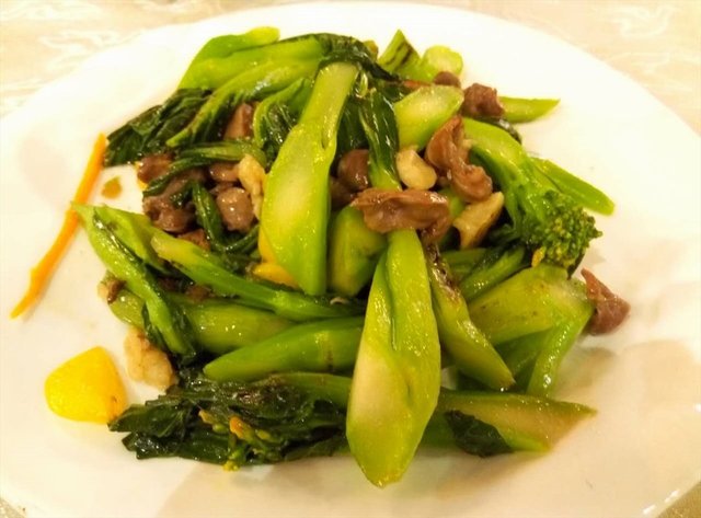 菜心炒鸽杂