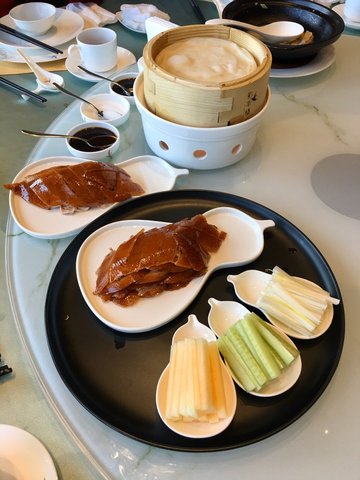 皮脆肉嫩的片皮鸭
