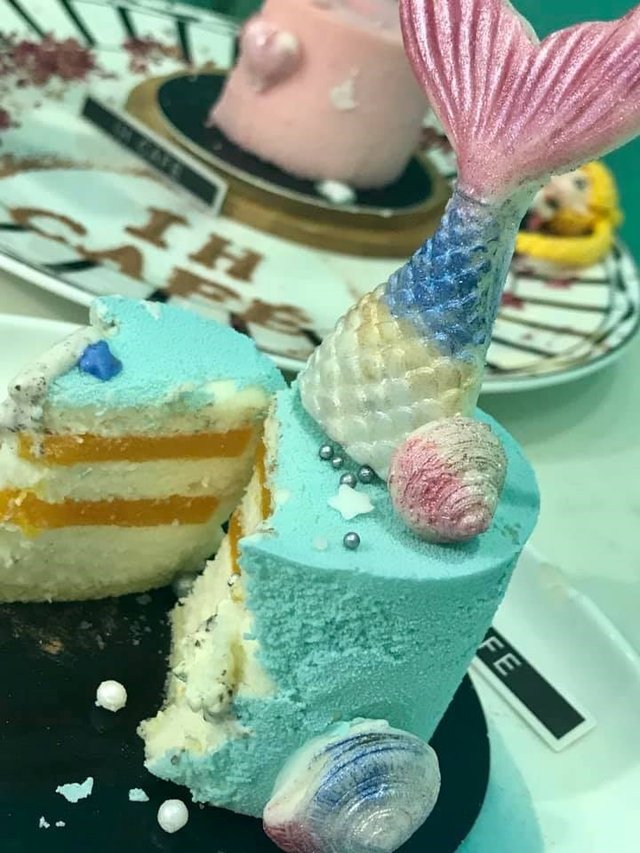 海藍慕絲蛋糕、粉紅慕絲蛋糕