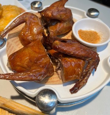 脆皮爆汁烧乳鸽