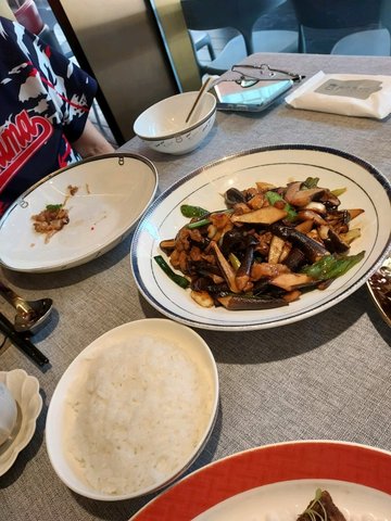 黑毛豬肉小炒雞中菌