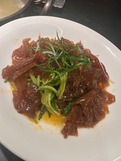 这个海蜇头已错及辣椒调味，很开胃。